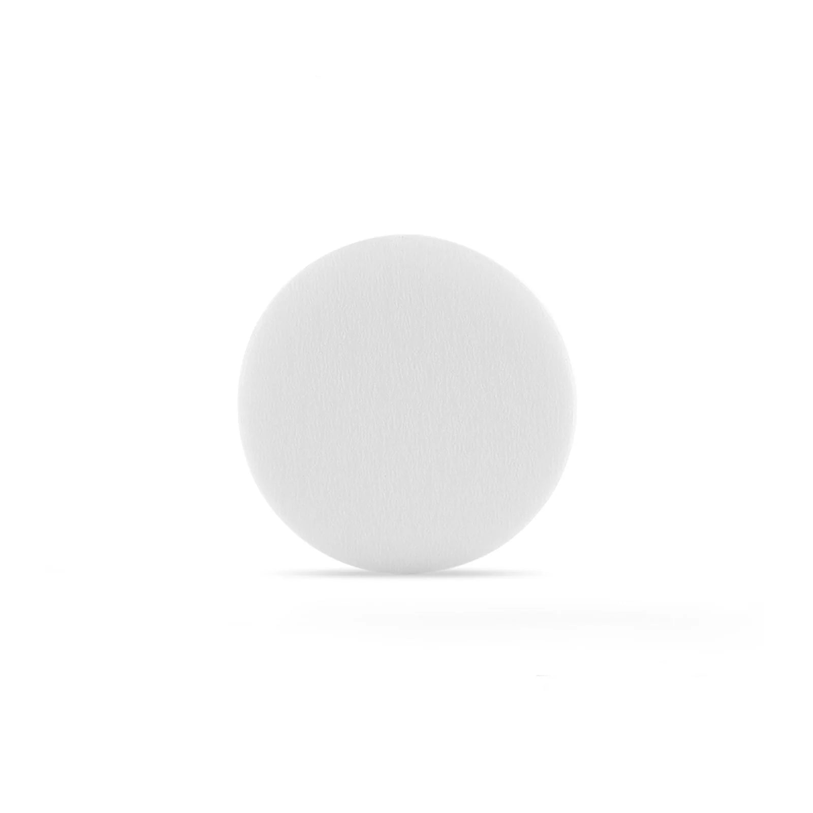 MHW-3BOMBER white, round coffee filter paper. Non-bleached, for coffee machines. Close-up shot.