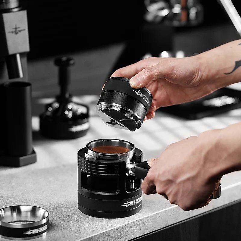 MHW-3BOMBER YU Series black coffee distributor. Infinite adjustment, clover base, and racing wheel hub design.