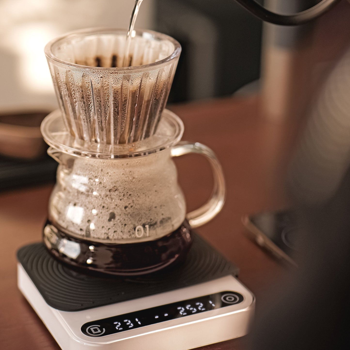 DiFluid Microbalance used for pour-over brewing