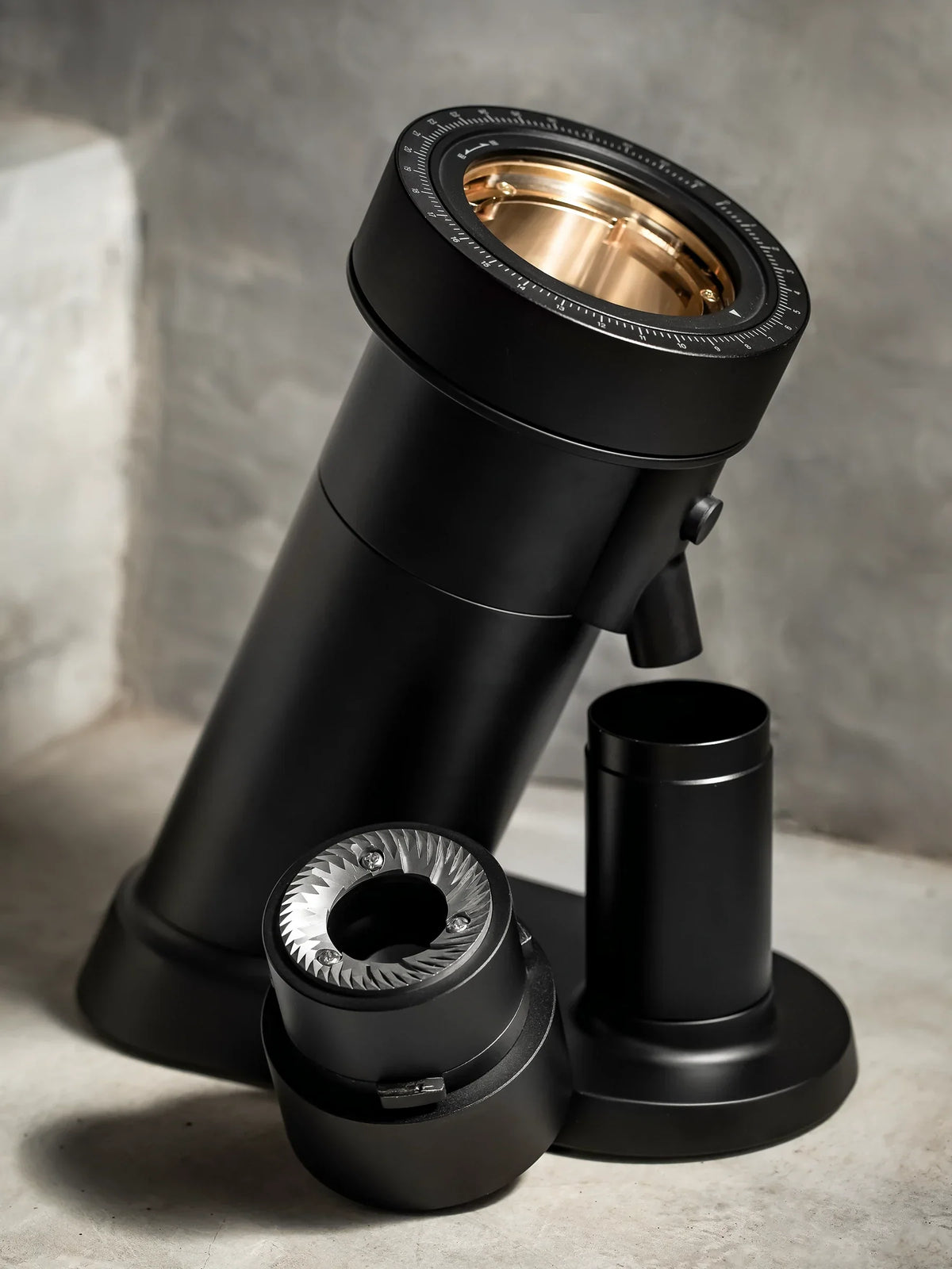 WPM ZP-1 Black, angle with 64mm flat burr