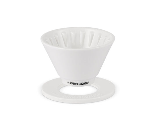 MHW-3BOMBER Meteor Coffee Dripper 155, white ceramic, 1-2 cup capacity.